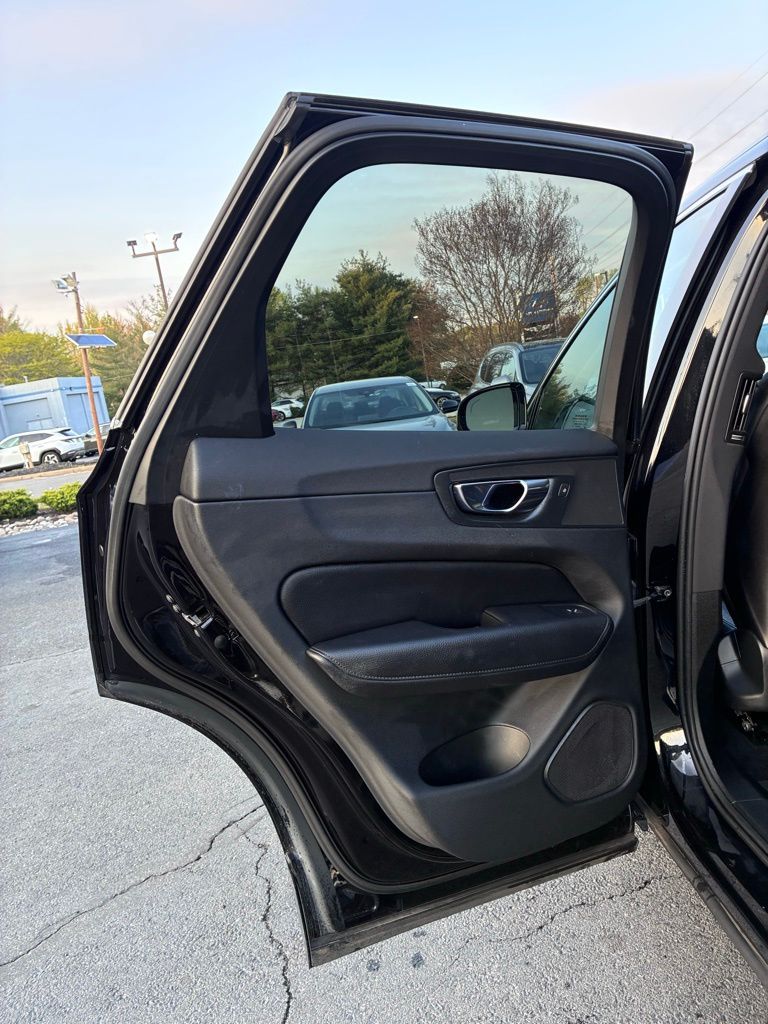 2019 Volvo XC60 Momentum - Photo 47