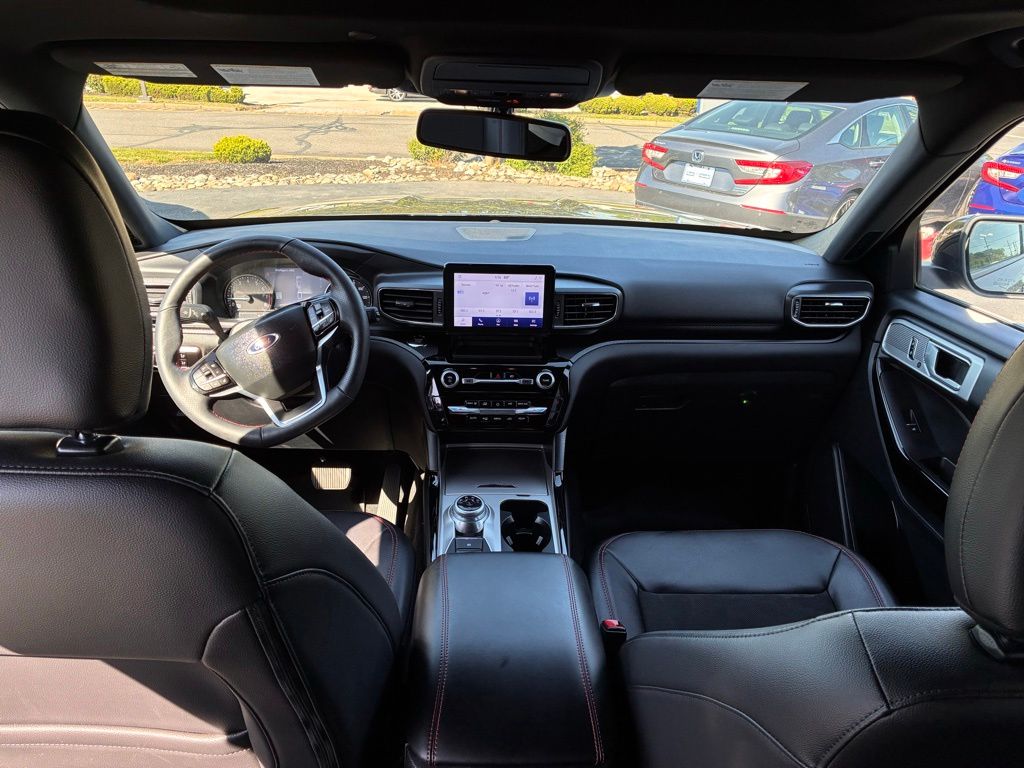 2023 Ford Explorer ST-LINE - Photo 15