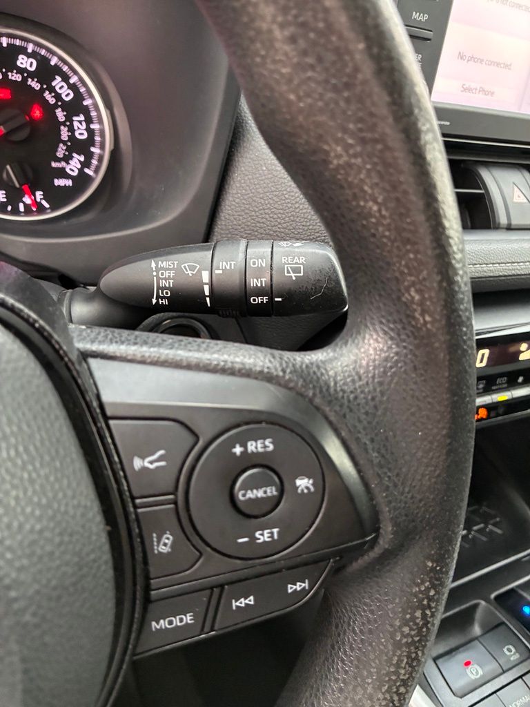 2021 Toyota RAV4 XLE - Photo 31