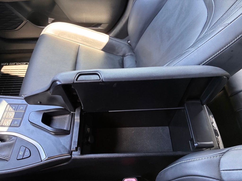 2023 Lexus UX Hybrid 250h Premium - Photo 37