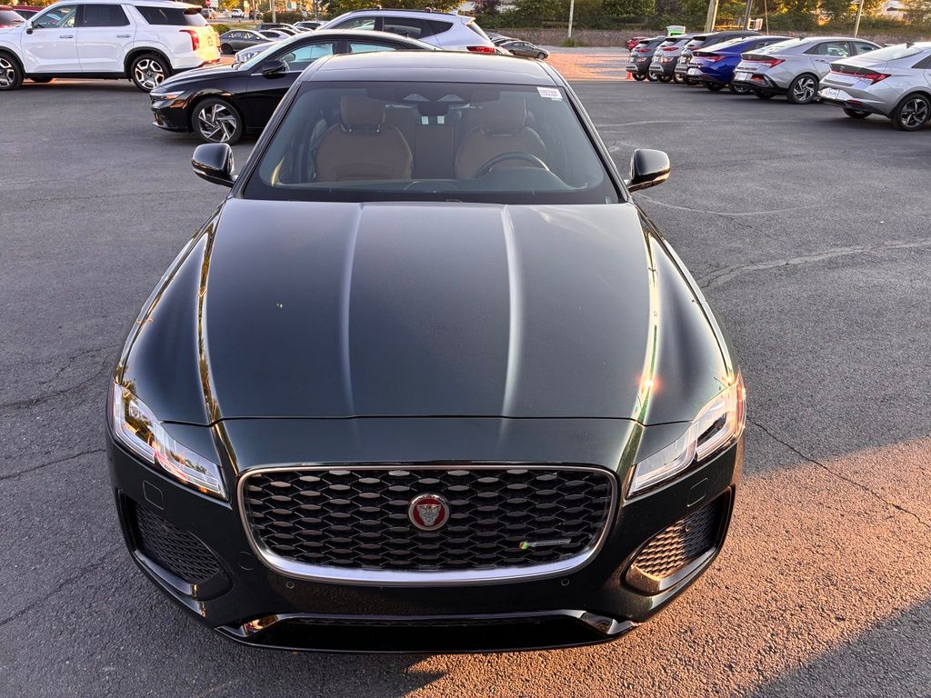 2022 Jaguar XF R-Dynamic SE - Photo 9