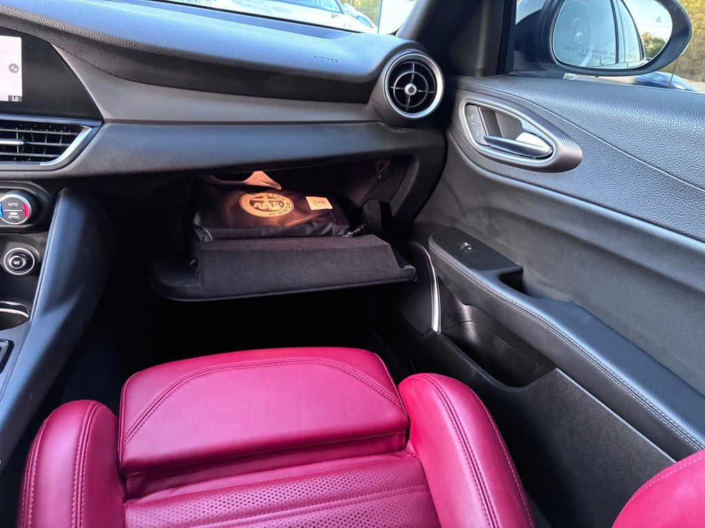 2022 Alfa Romeo Giulia Ti Veloce - Photo 36