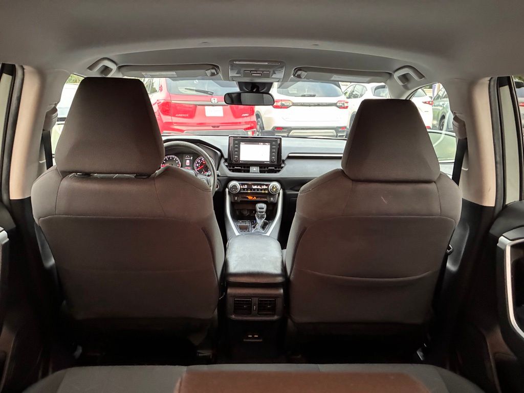 2021 Toyota RAV4 XLE - Photo 14