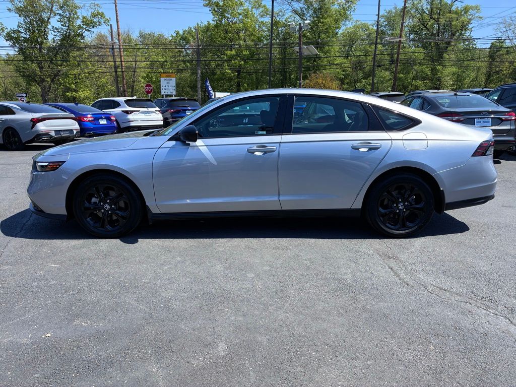 2025 Honda Accord SE - Photo 5