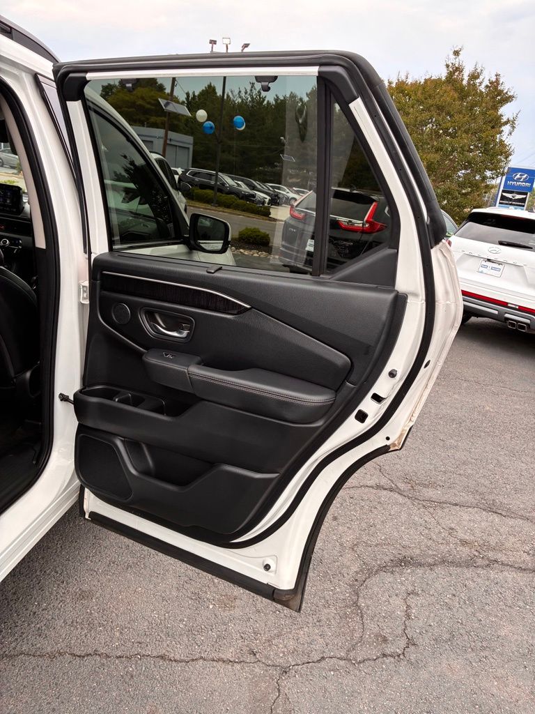 2023 Honda Pilot Elite - Photo 48