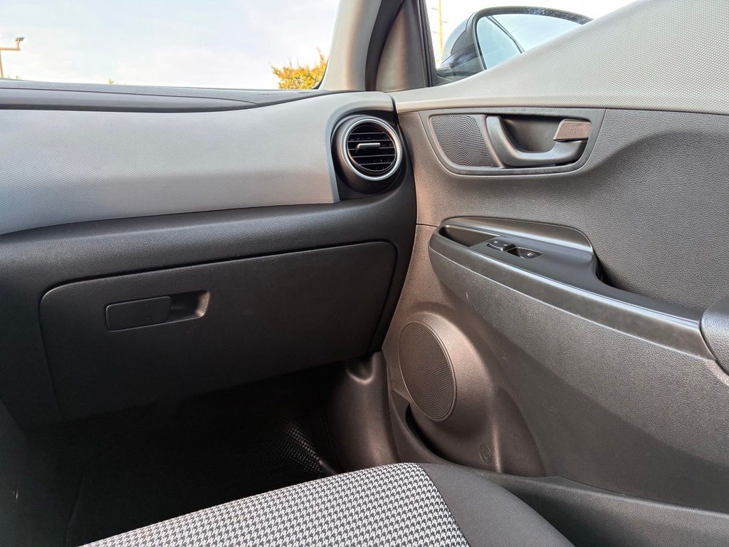 2021 Hyundai Kona SE - Photo 37