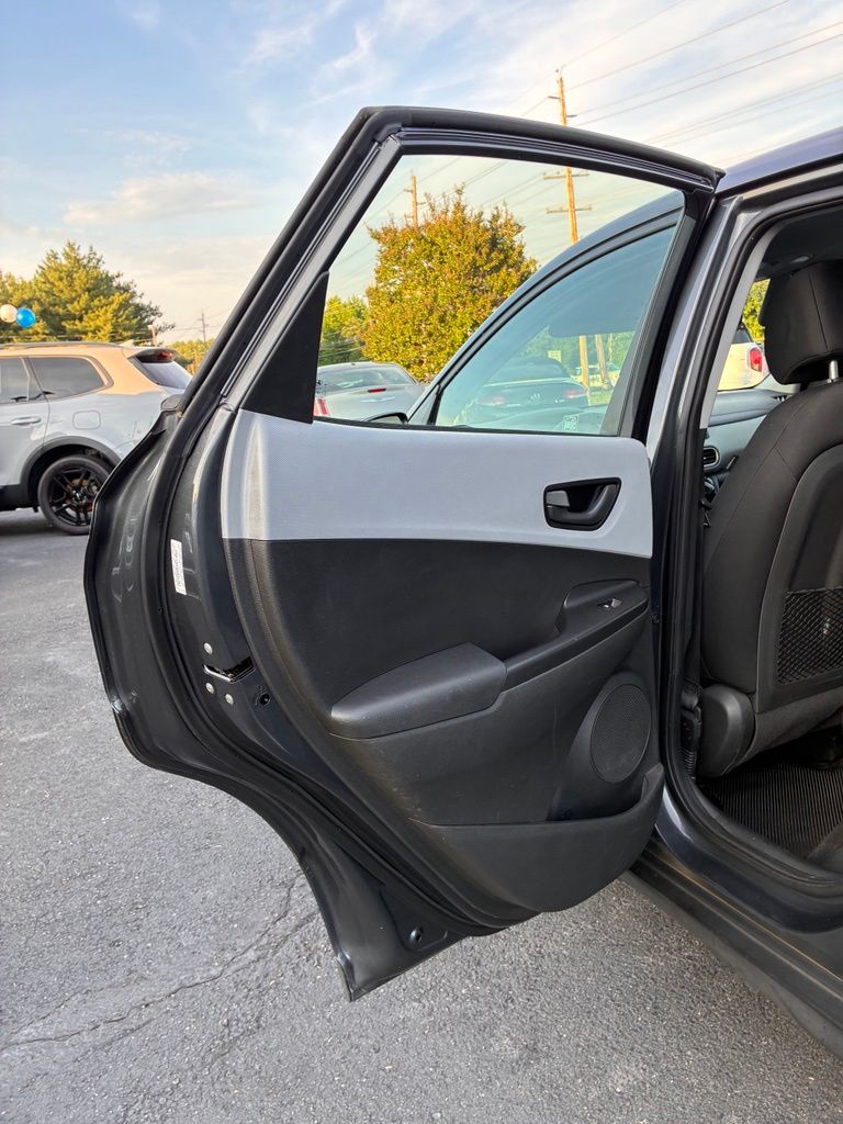 2021 Hyundai Kona SE - Photo 42