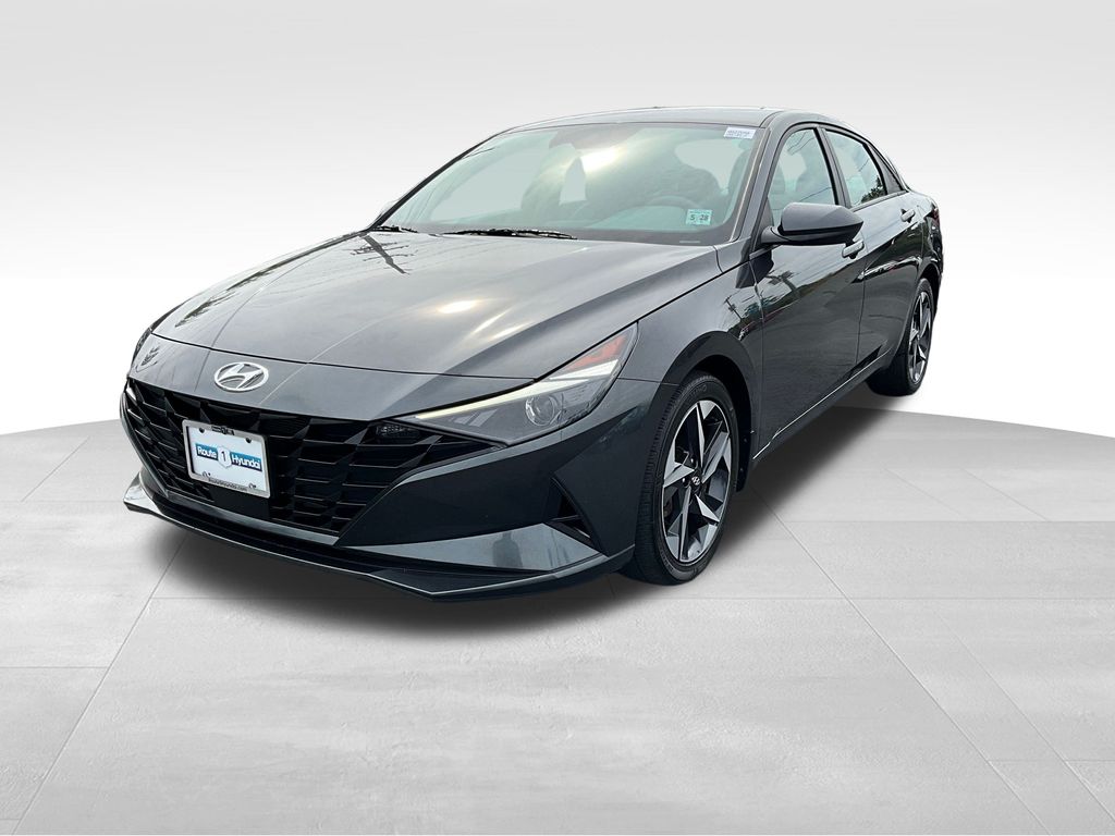2023 Hyundai Elantra SEL Convenience photo 3