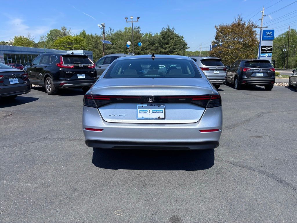 2025 Honda Accord SE - Photo 7