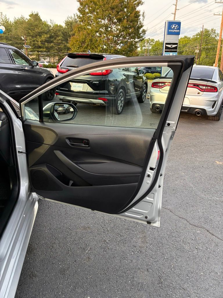 2024 Toyota Corolla LE - Photo 42