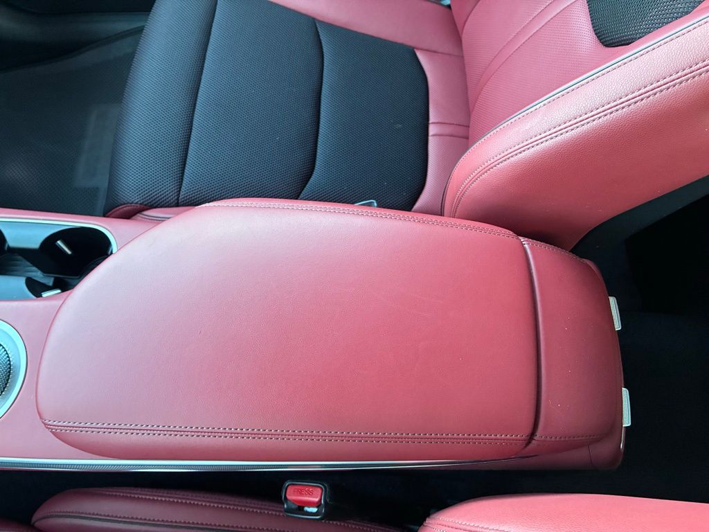 2025 GENESIS GV70 Sport - Photo 37
