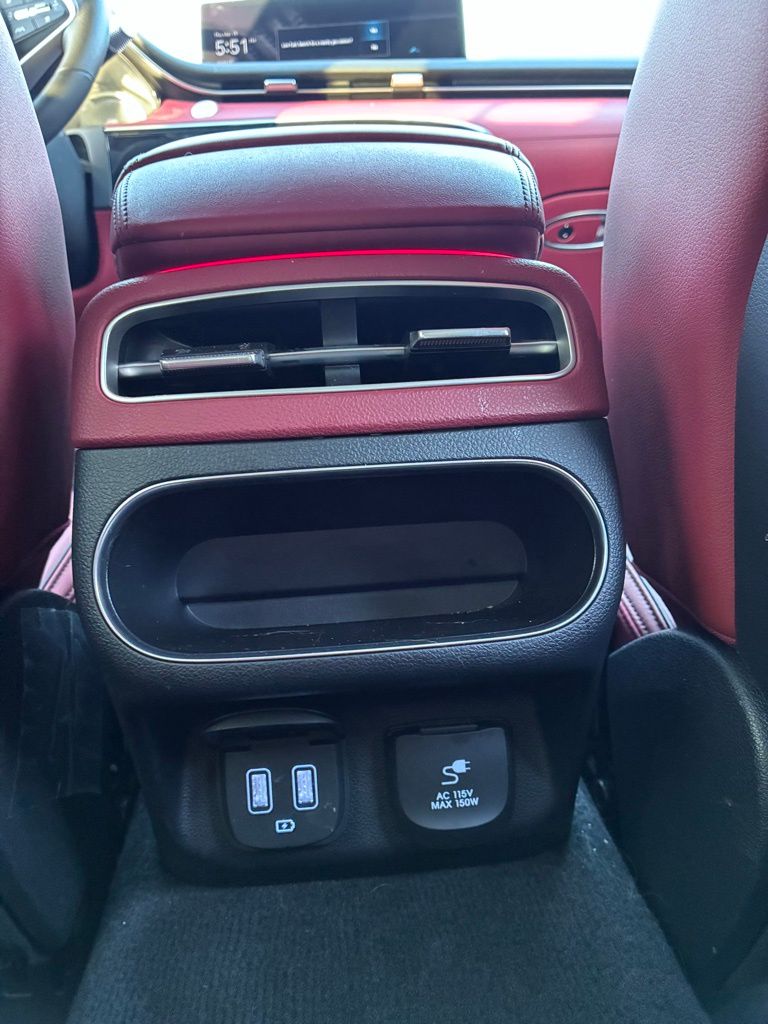 2025 GENESIS GV70 Sport - Photo 18