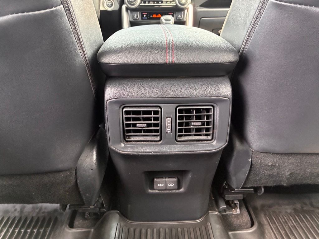 2024 Toyota RAV4 XSE - Photo 17
