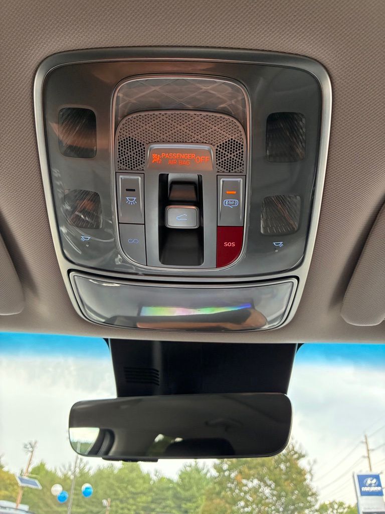 2024 GENESIS GV70 Standard - Photo 40