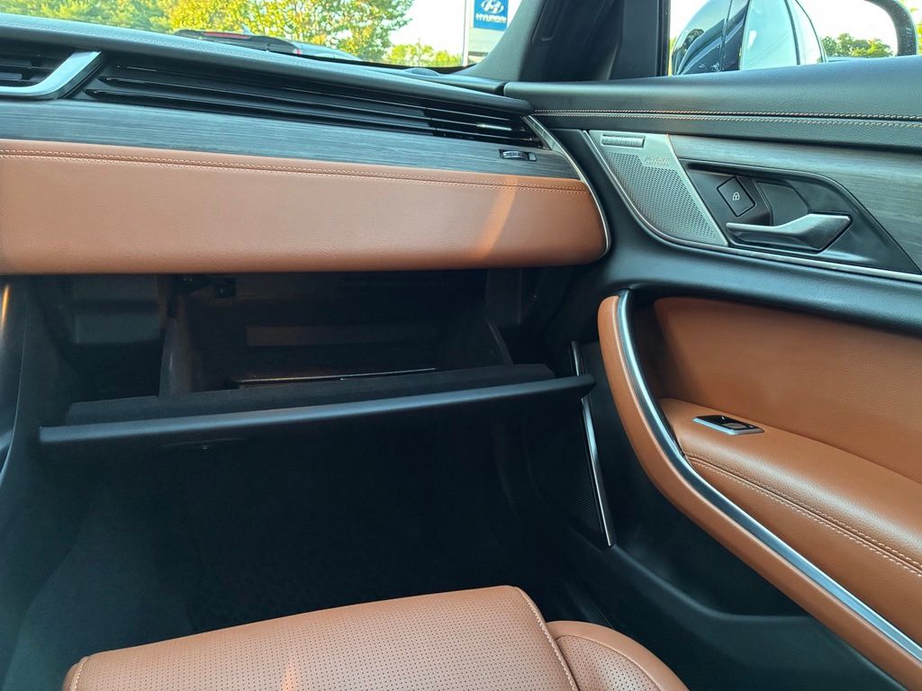 2022 Jaguar XF R-Dynamic SE - Photo 43