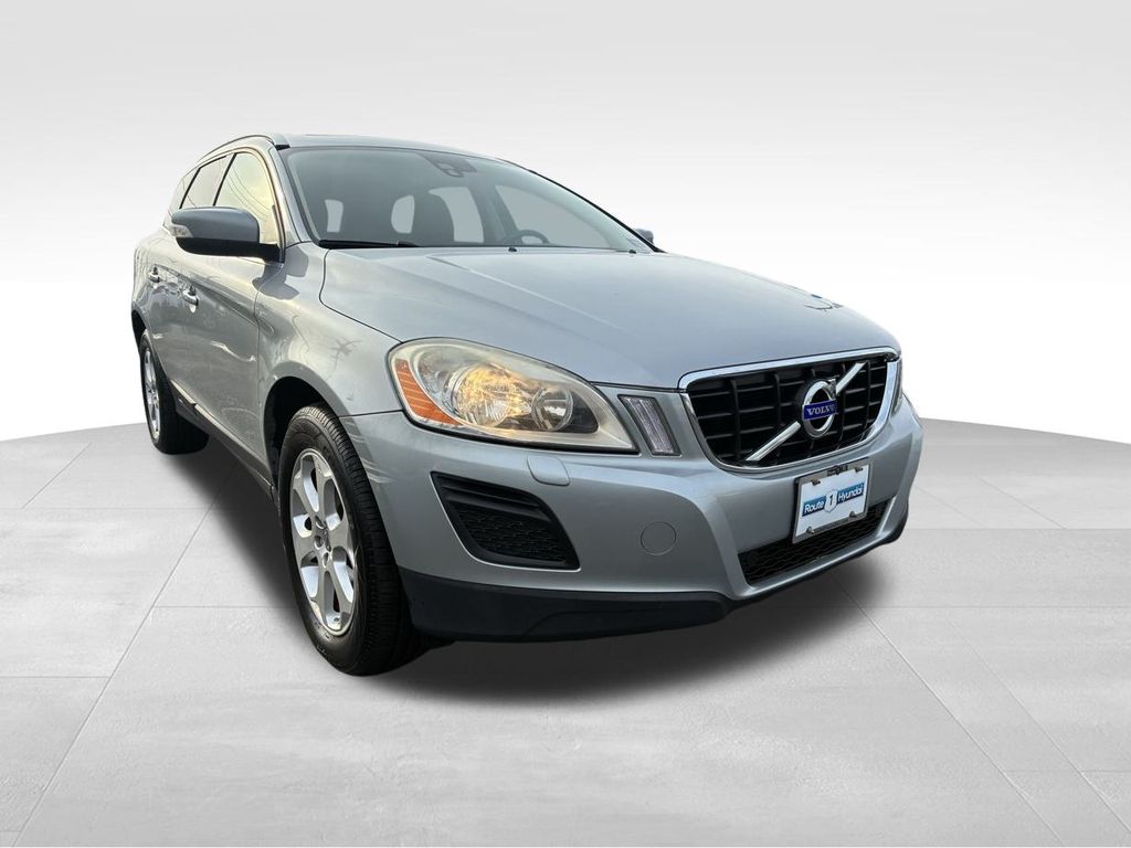 2011 Volvo XC60 R-Design's photo