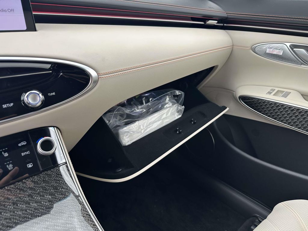2026 GENESIS GV70 Sport Prestige - Photo 17
