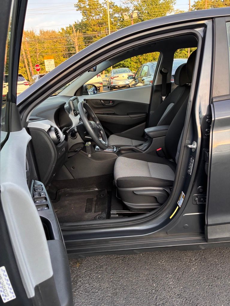 2021 Hyundai Kona SE - Photo 22