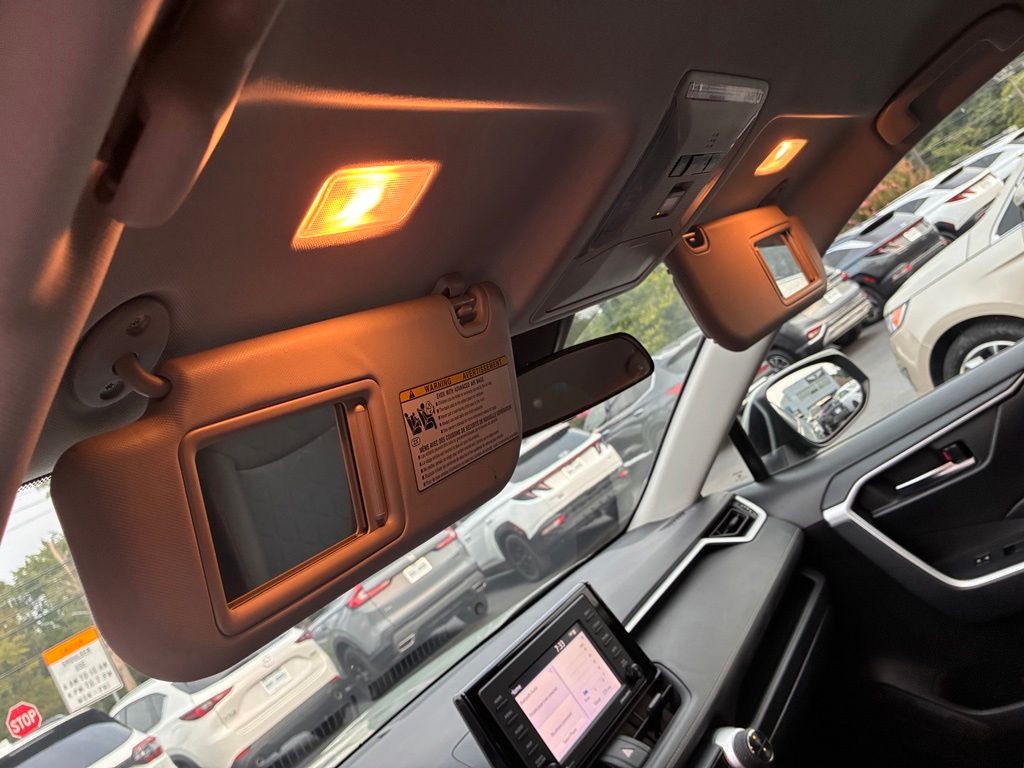 2021 Toyota RAV4 XLE - Photo 45