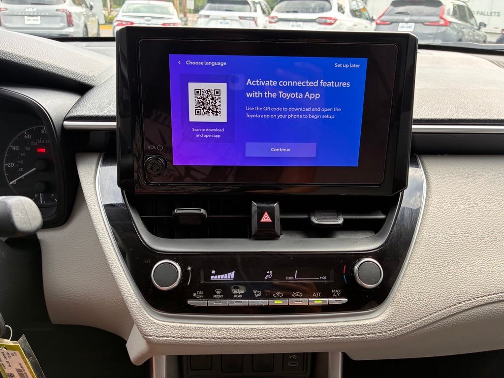 2025 Toyota Corolla Cross L - Photo 34