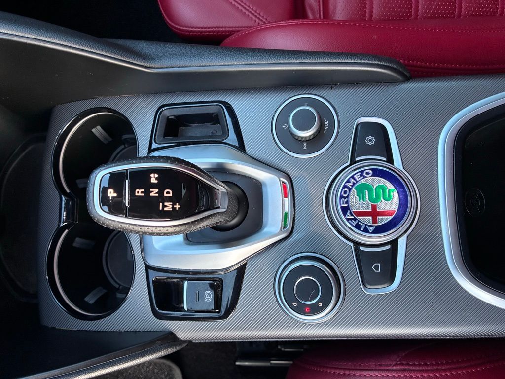 2022 Alfa Romeo Giulia Ti Veloce - Photo 33