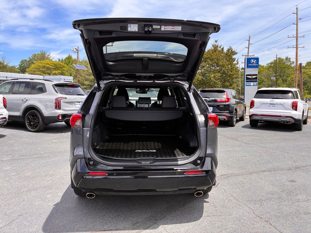 2024 Toyota RAV4 XSE - Photo 11