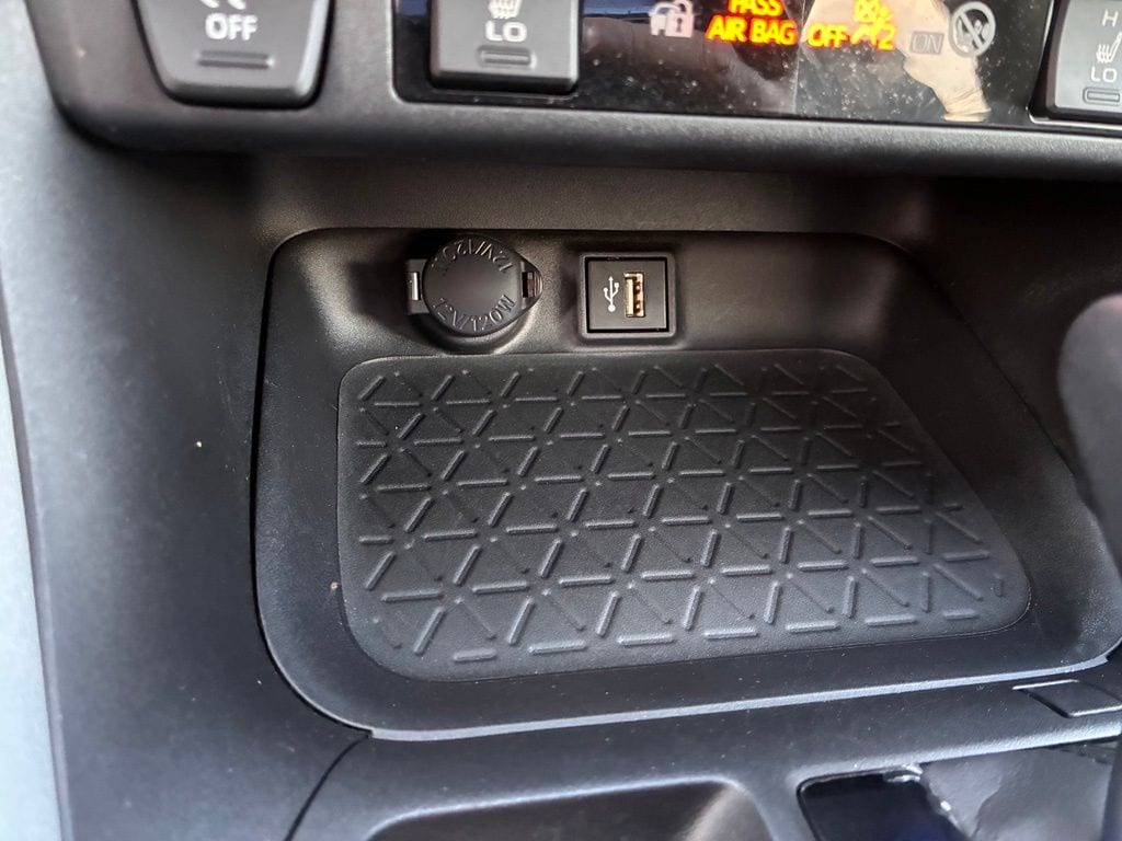 2024 Toyota RAV4 XLE Premium - Photo 39