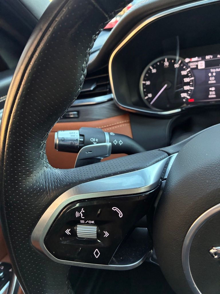 2022 Jaguar XF R-Dynamic SE - Photo 31