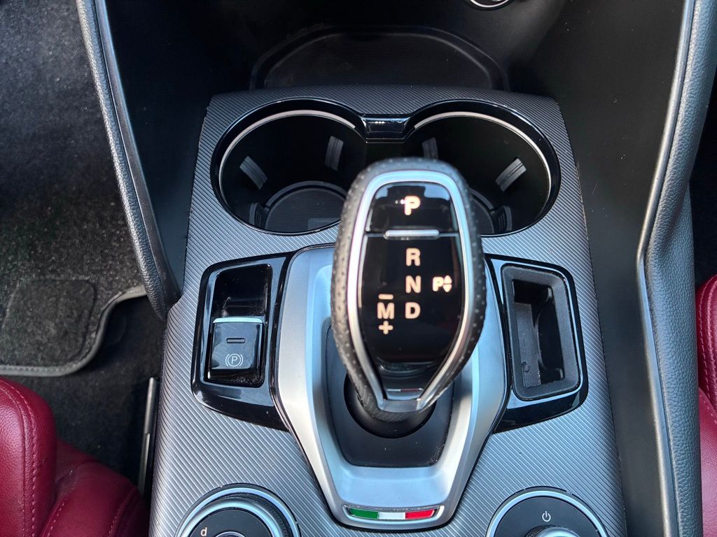 2022 Alfa Romeo Giulia Ti Veloce - Photo 31