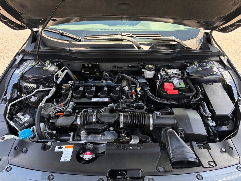 2018 Honda Accord LX - Photo 9