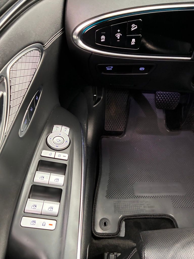 2024 GENESIS GV70 Standard - Photo 23