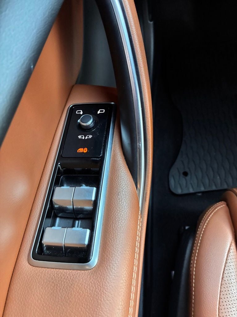 2022 Jaguar XF R-Dynamic SE - Photo 26