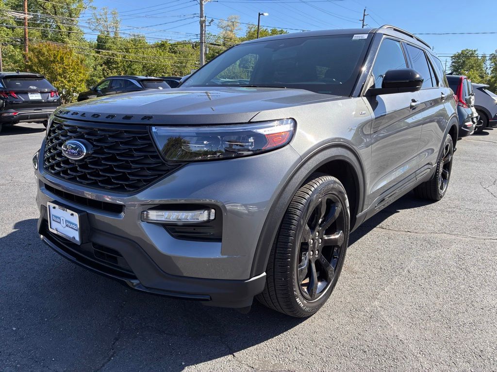 2023 Ford Explorer ST-LINE - Photo 3