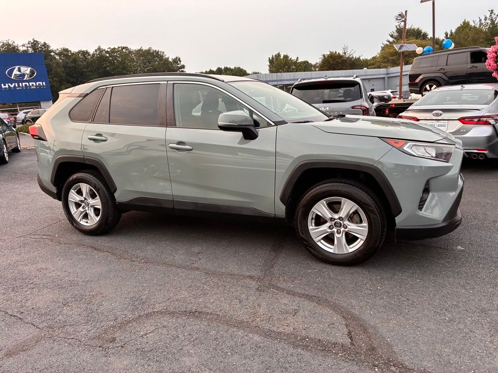 2021 Toyota RAV4 XLE - Photo 8