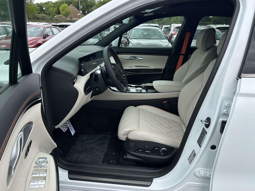 2026 GENESIS GV70 Sport Prestige - Photo 15