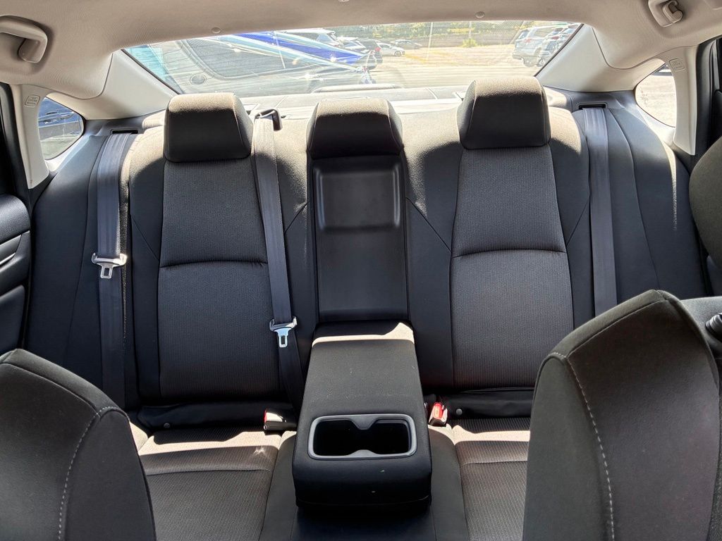 2018 Honda Accord LX - Photo 16