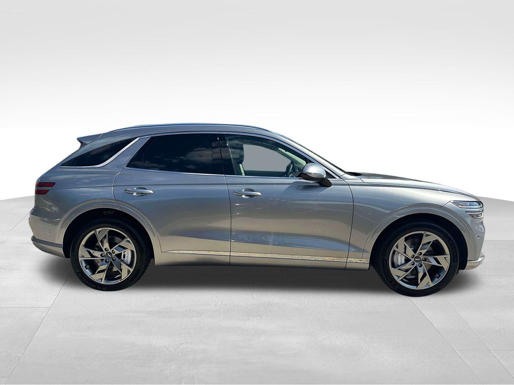 2025 Genesis Electrified GV70 Prestige photo 3