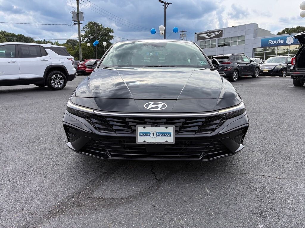 Certified 2025 Hyundai Elantra Hybrid Limited Sedan