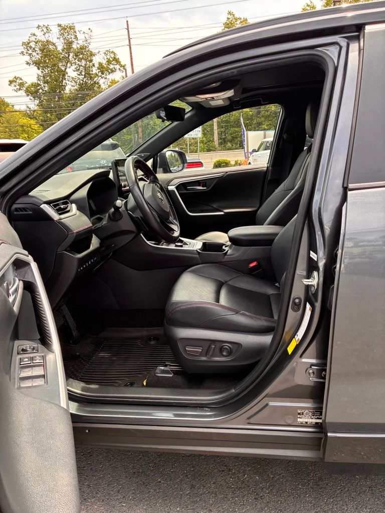 2024 Toyota RAV4 XSE - Photo 24