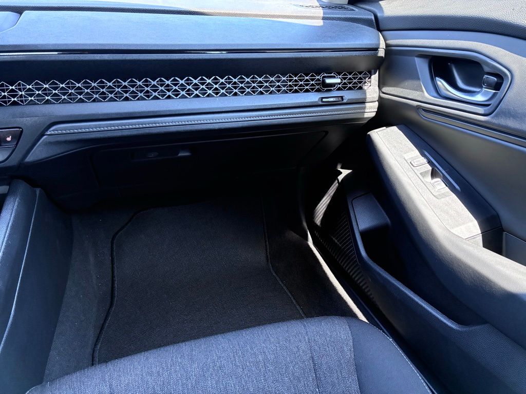 2025 Honda Accord SE - Photo 36
