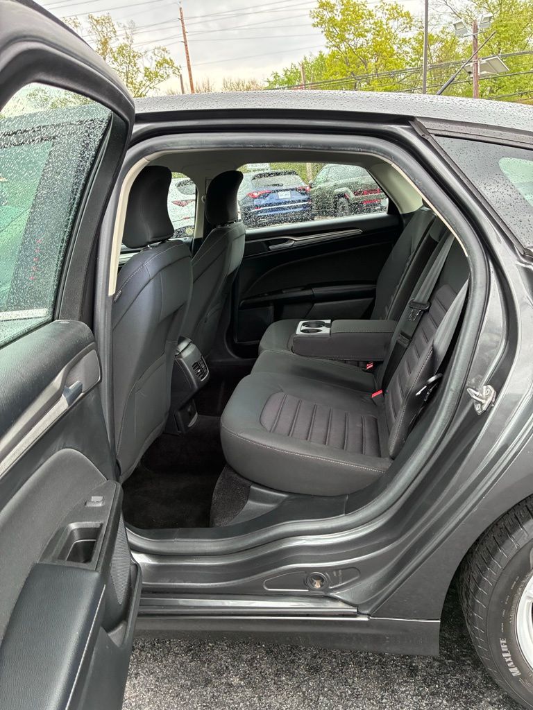 2018 Ford Fusion SE - Photo 22
