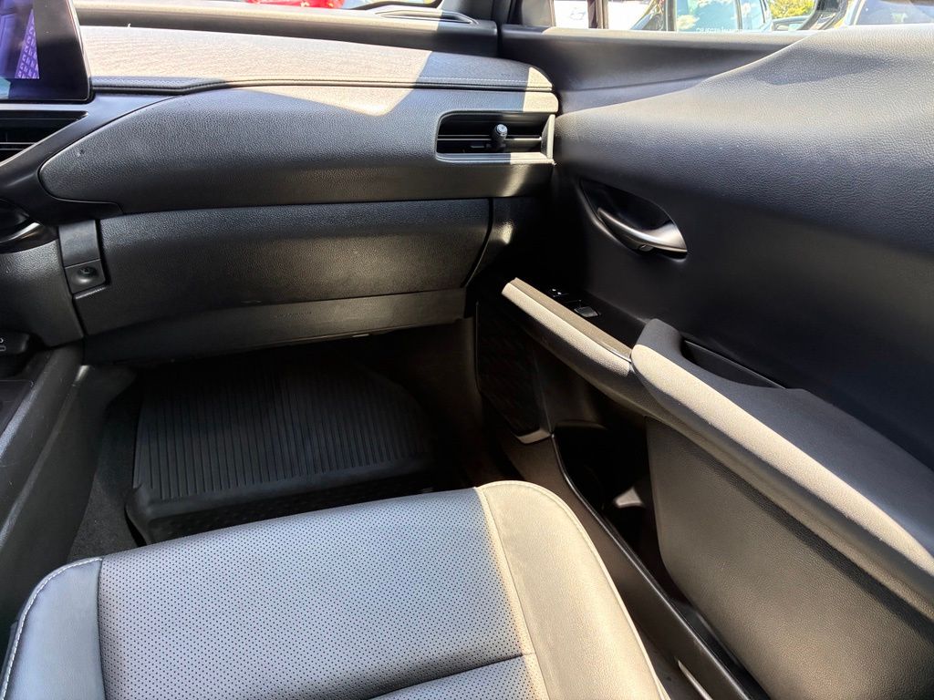 2023 Lexus UX Hybrid 250h Premium - Photo 38