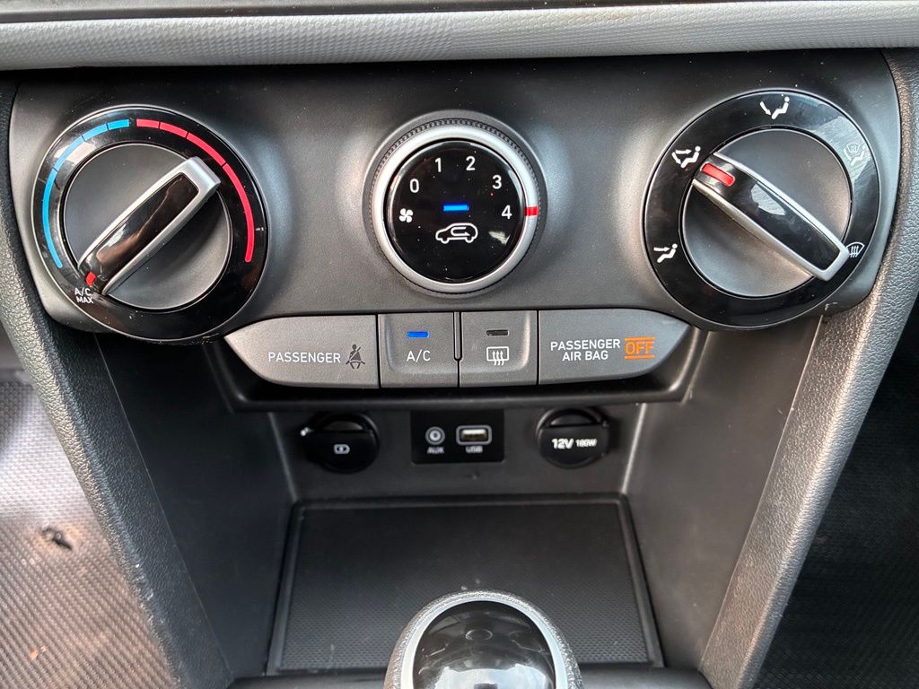 2021 Hyundai Kona SE - Photo 30