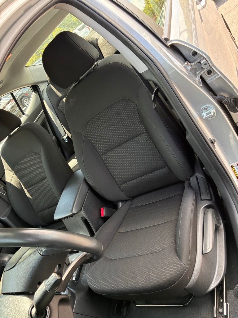 2020 Hyundai Elantra Value Edition - Photo 17