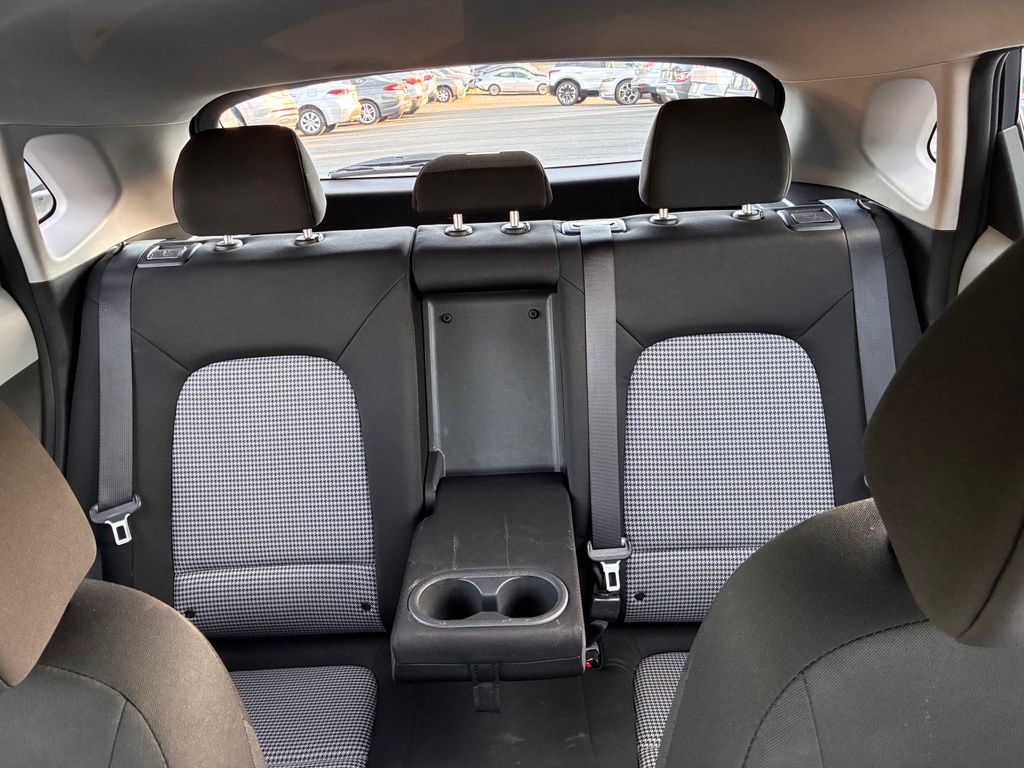 2021 Hyundai Kona SE - Photo 16