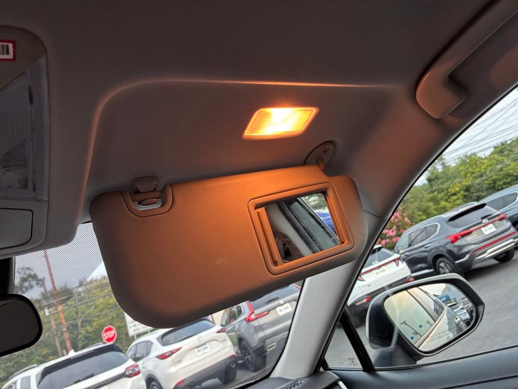 2021 Toyota RAV4 XLE - Photo 44