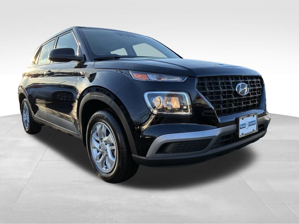Used 2025 Hyundai Venue SE SUV