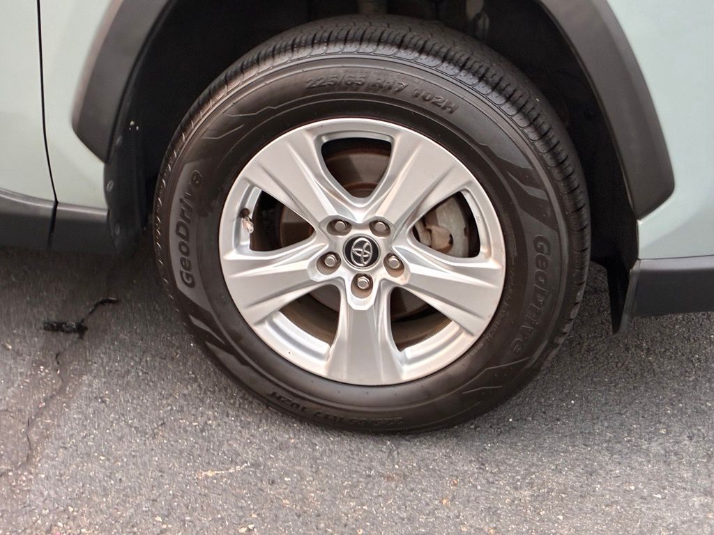 2021 Toyota RAV4 XLE - Photo 49