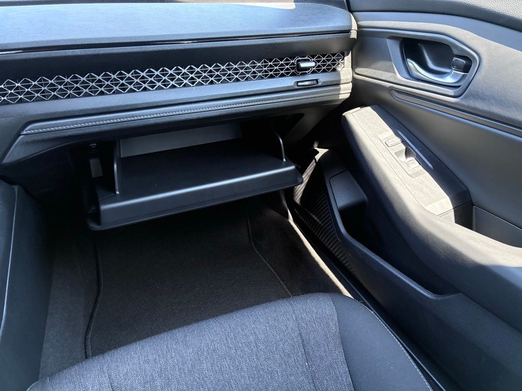 2025 Honda Accord SE - Photo 37