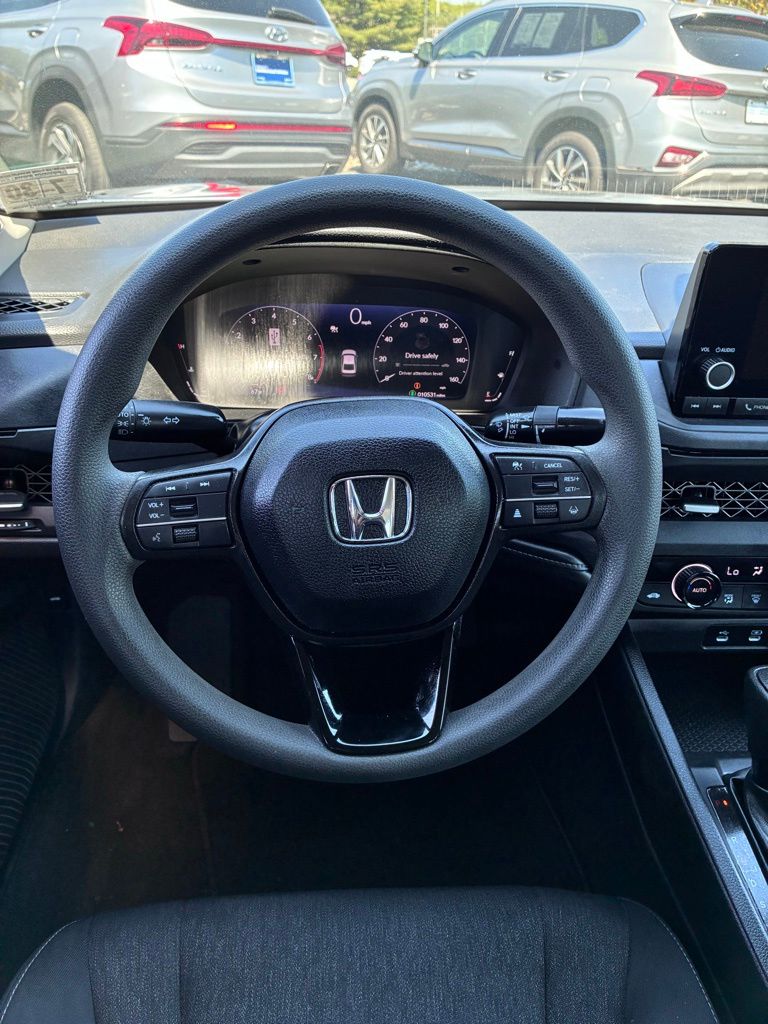 2025 Honda Accord SE - Photo 25